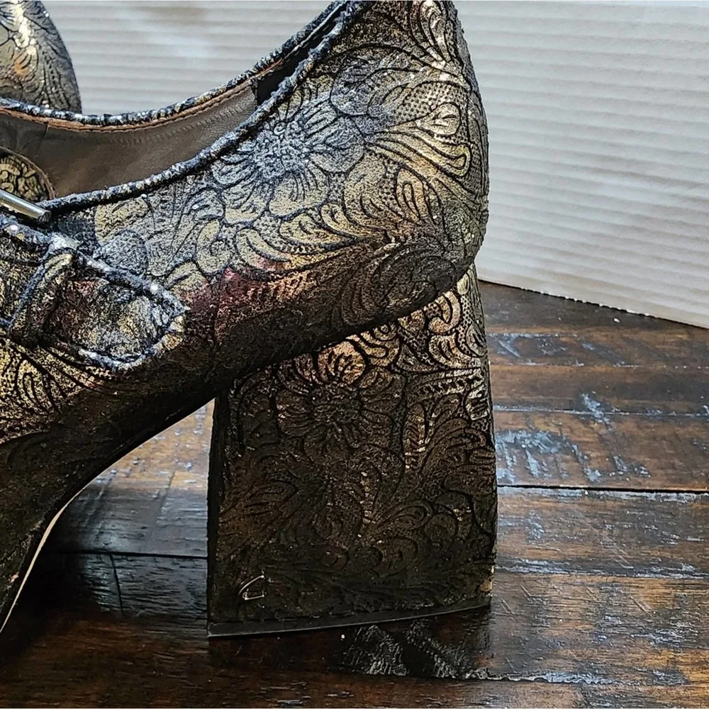 Circus by Sam Edelman Metallic Black Floral T-Strap Platform Heels